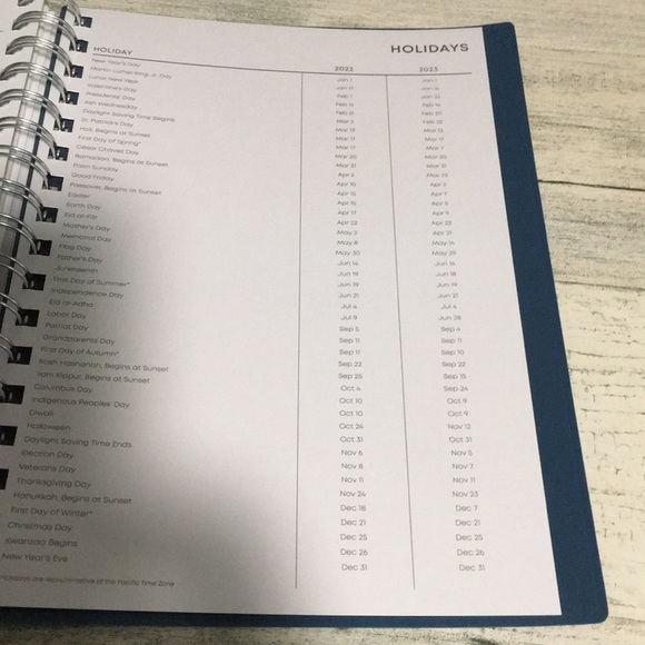 Blue Sky weekly & monthly planning calendar notes Jan-Dec 2022 - Picture 6 of 8